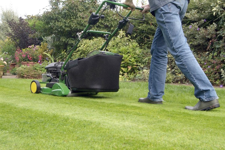 Mowing stripes onto a lawn Mowing stripes onto a lawn